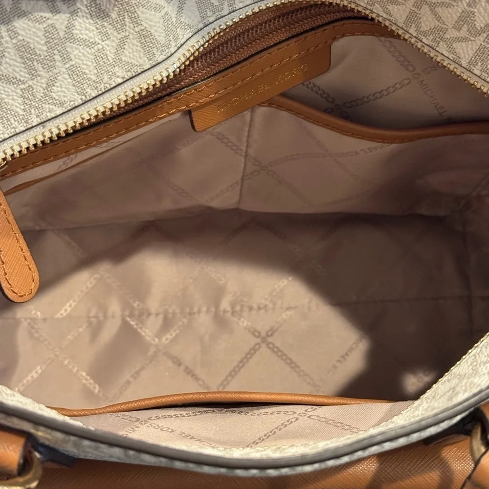 Michael Kors Medium Joey Pocket Tote (EUC)